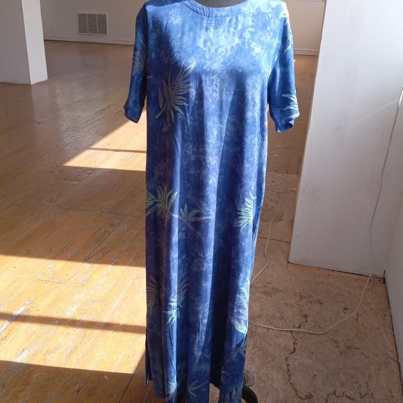 Island feeling tie dye blue and green floral print Maxi Hawaiian dress - Picture 3 of 10